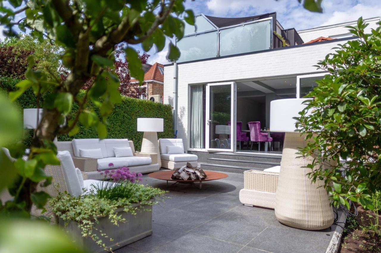 B&B Saint-Georges -Located In The City Centre Of Bruges- מראה חיצוני תמונה The garden of the hotel