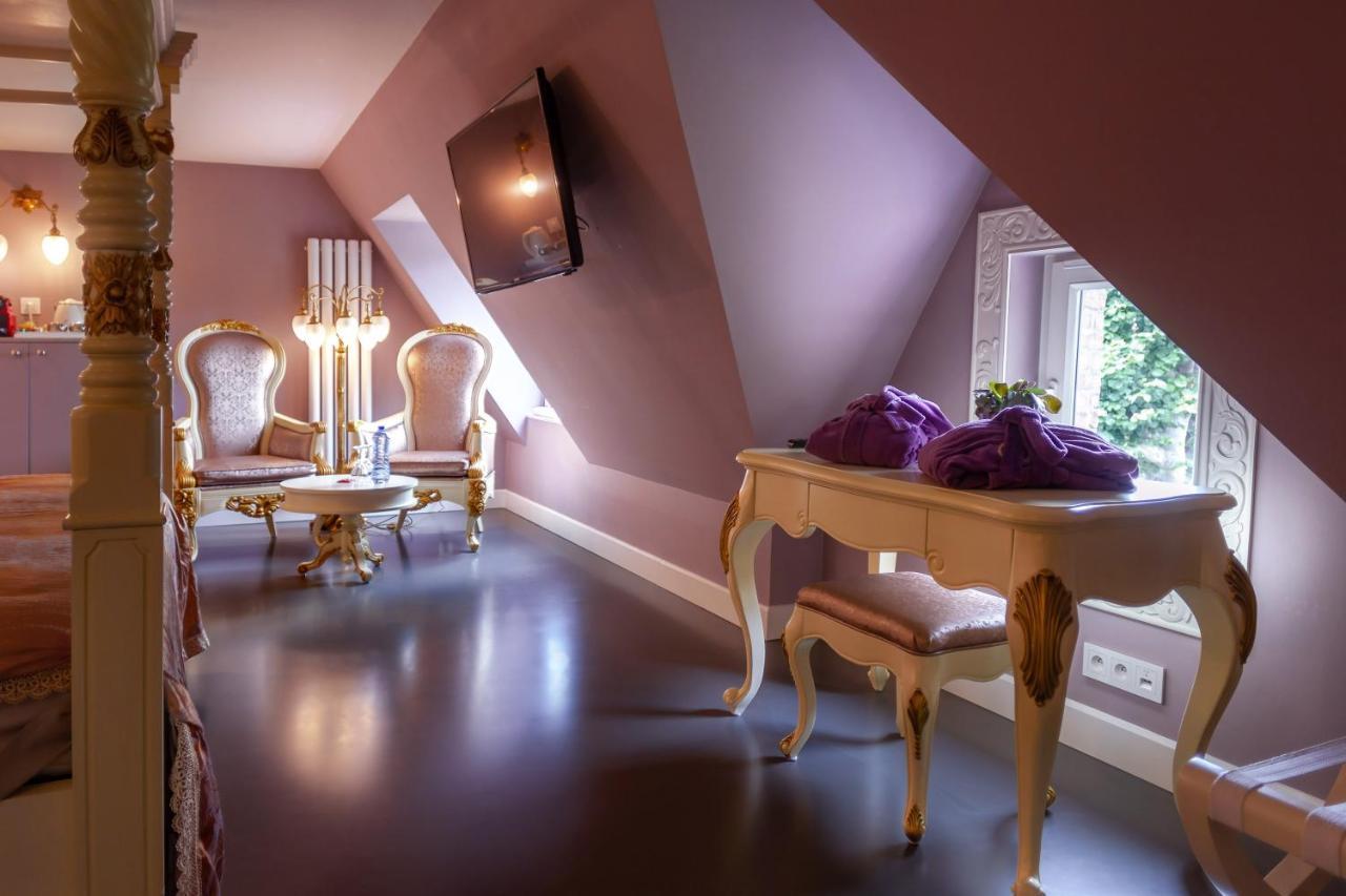 B&B Saint-Georges -Located In The City Centre Of Bruges- מראה חיצוני תמונה The interior of the hotel