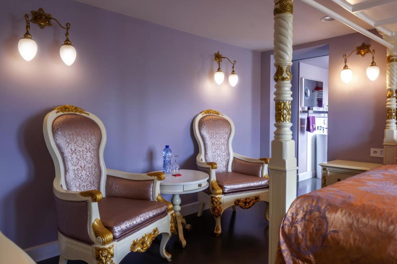 B&B Saint-Georges -Located In The City Centre Of Bruges- מראה חיצוני תמונה A room at the hotel