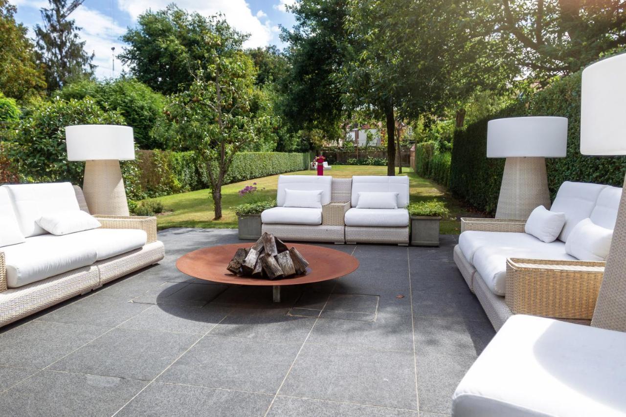 B&B Saint-Georges -Located In The City Centre Of Bruges- מראה חיצוני תמונה A contemporary garden