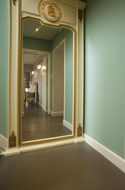 B&B Saint-Georges -Located In The City Centre Of Bruges- מראה חיצוני תמונה A mirror