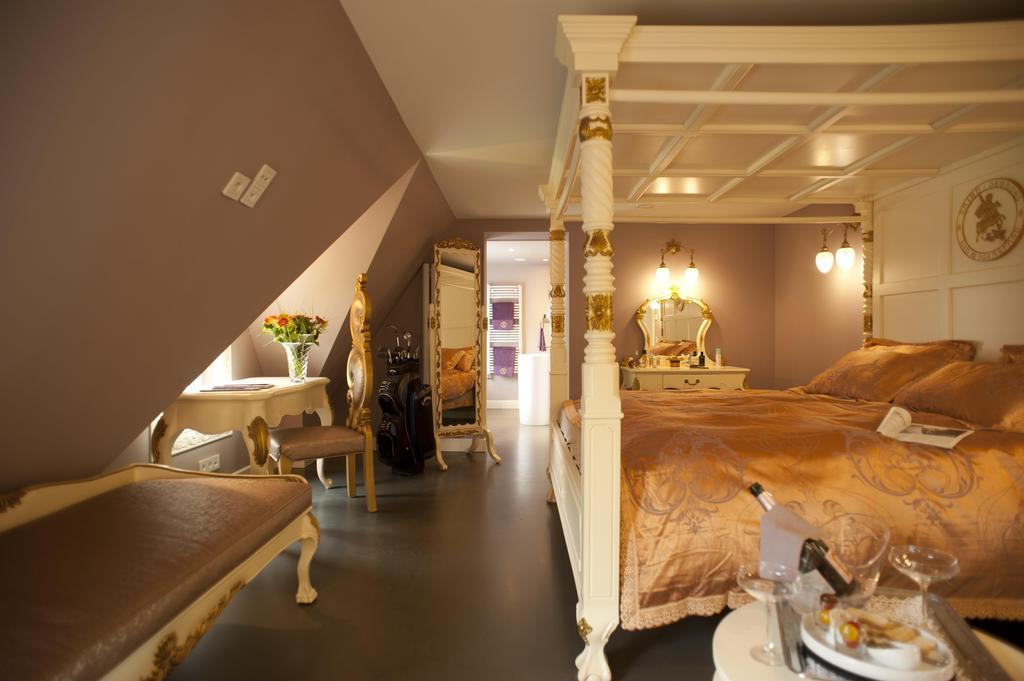 B&B Saint-Georges -Located In The City Centre Of Bruges- חדר תמונה A suite at the hotel